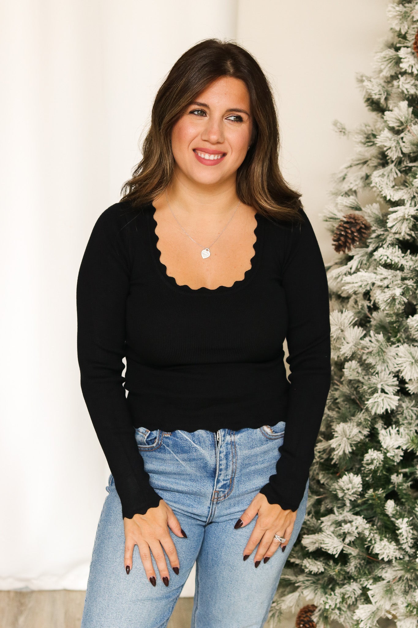 Simply Scalloped Long Sleeve Top (black)