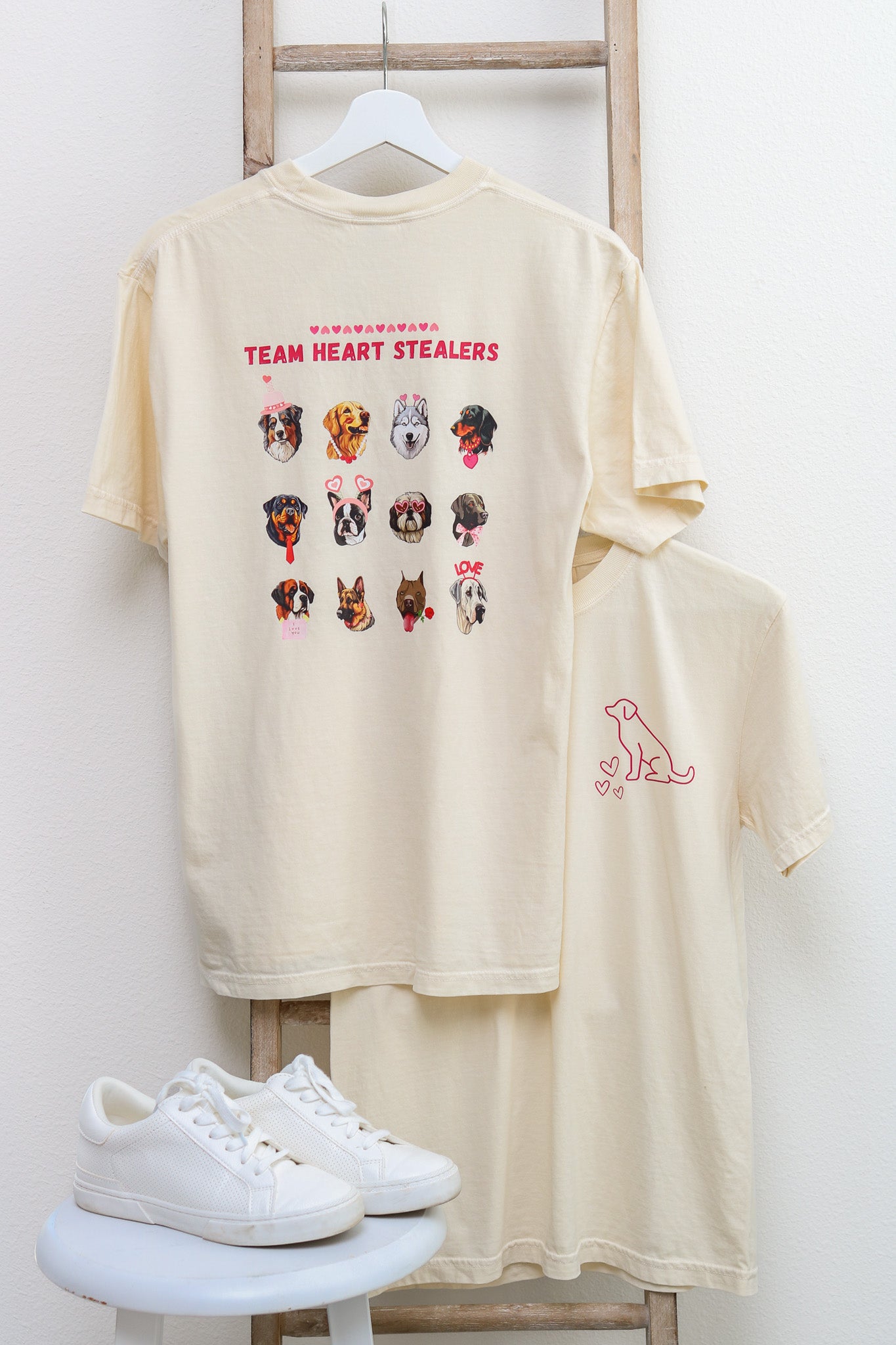 Dog Team Heart Stealers Short Sleeve Graphic Tee (ivory)