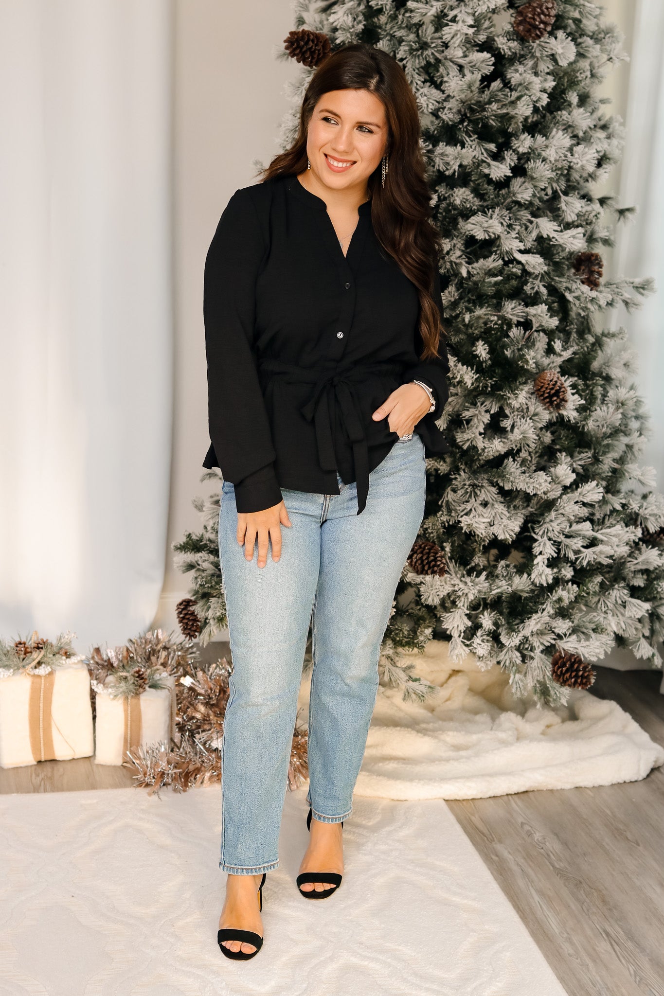 Everyday Chic Tie Front Top (black)