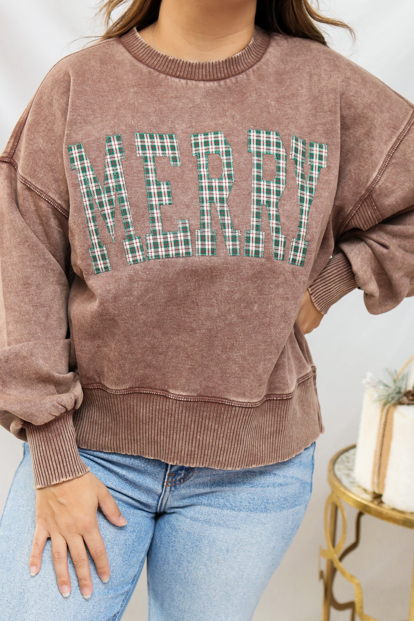 Merry Embroidered Pullover (brown)