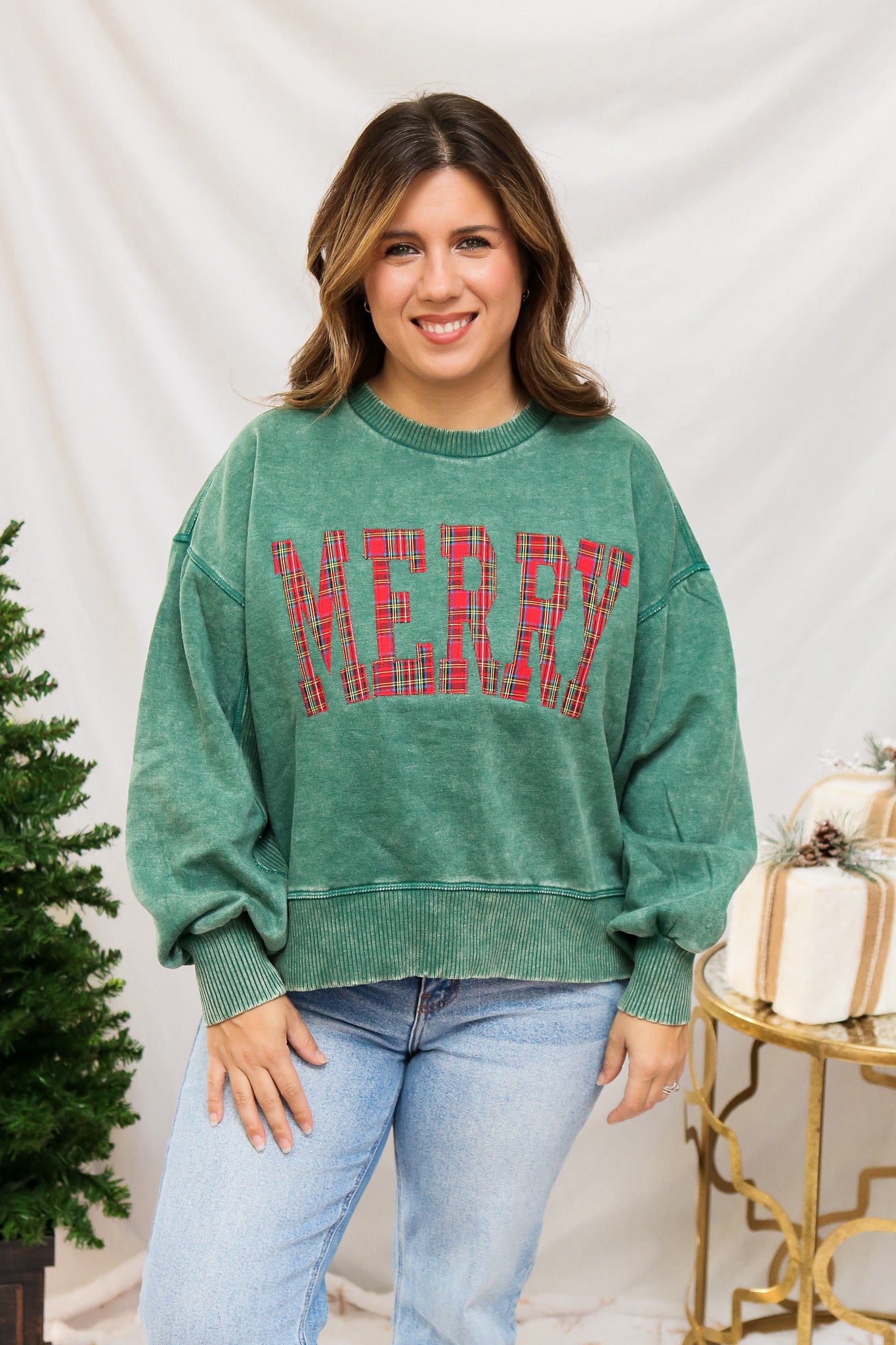 Merry Embroidered Pullover (green)