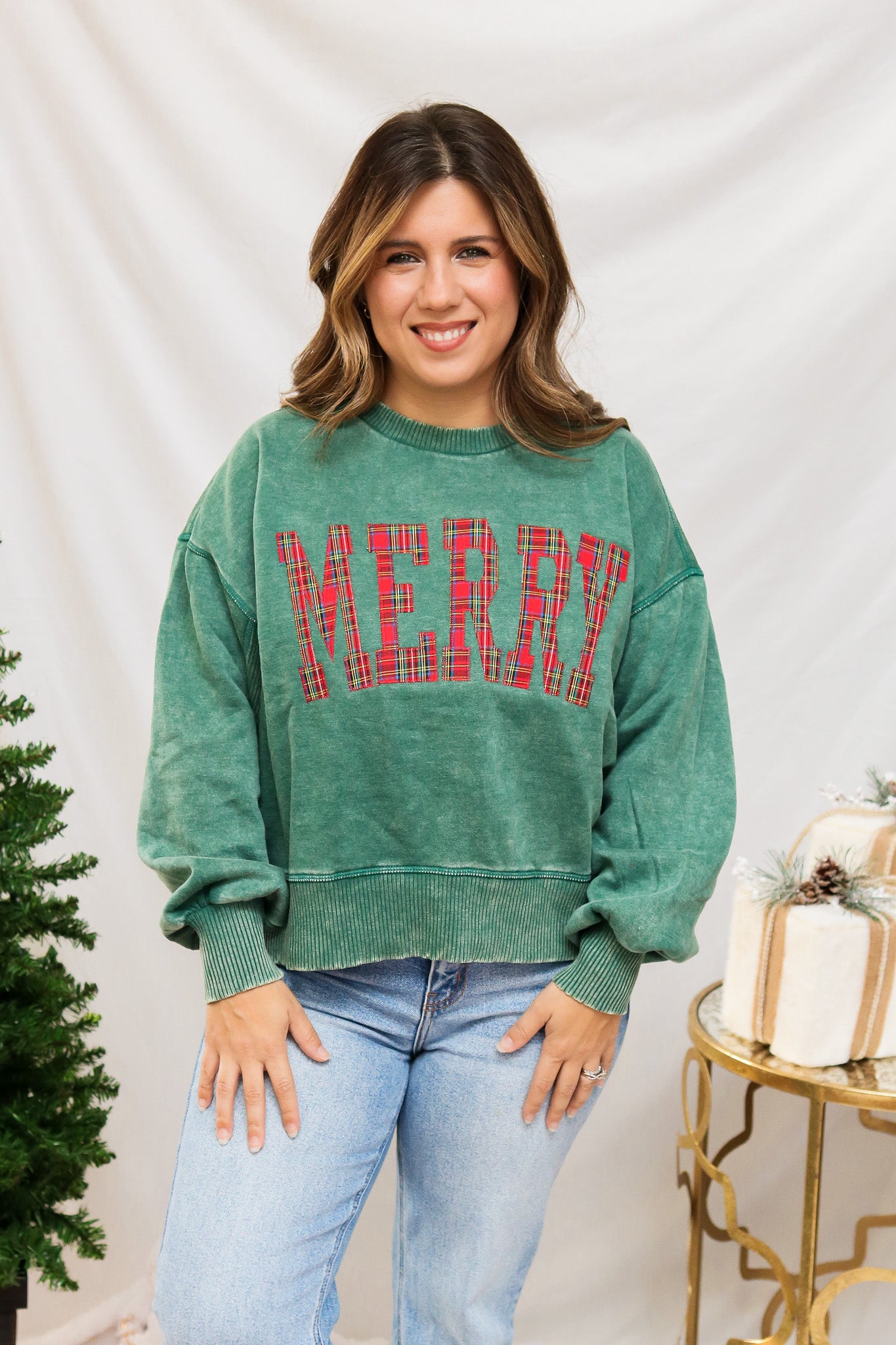 Merry Embroidered Pullover (green)