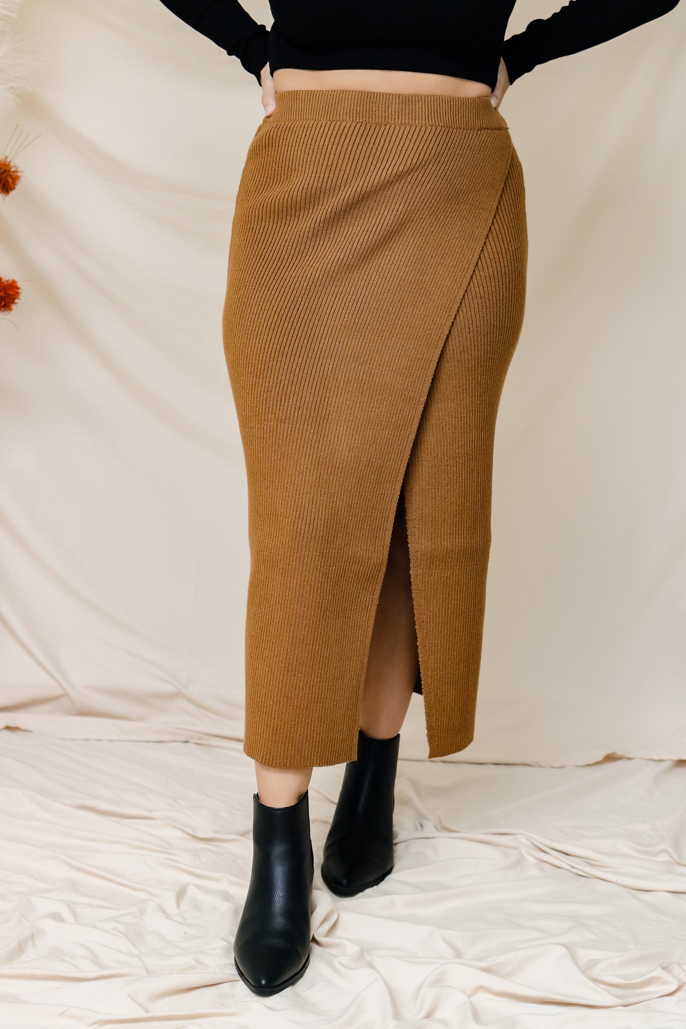 Worth The Wait Knit Midi Skirt (brown)