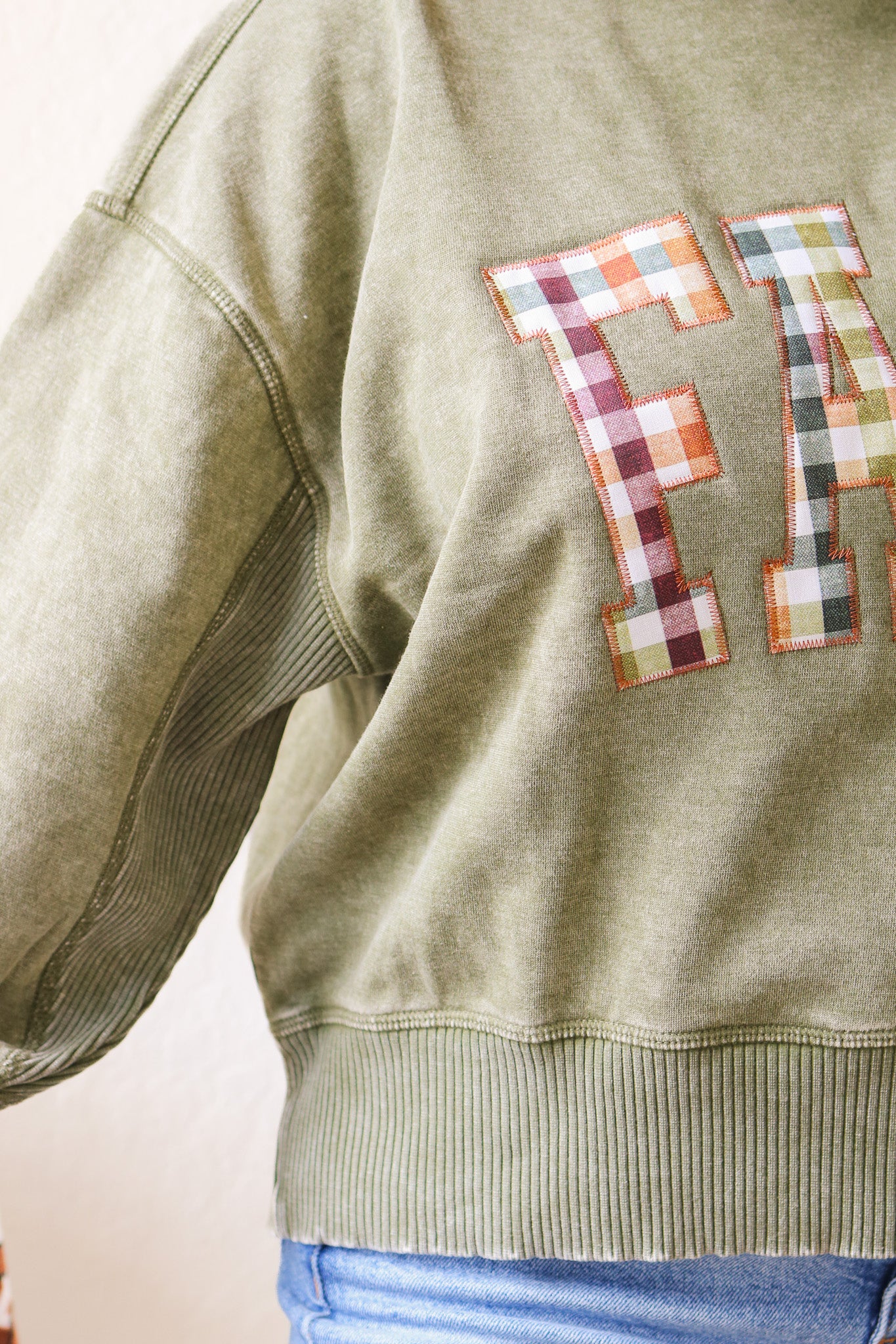 FALL Stitched Graphic Pullover (olive)