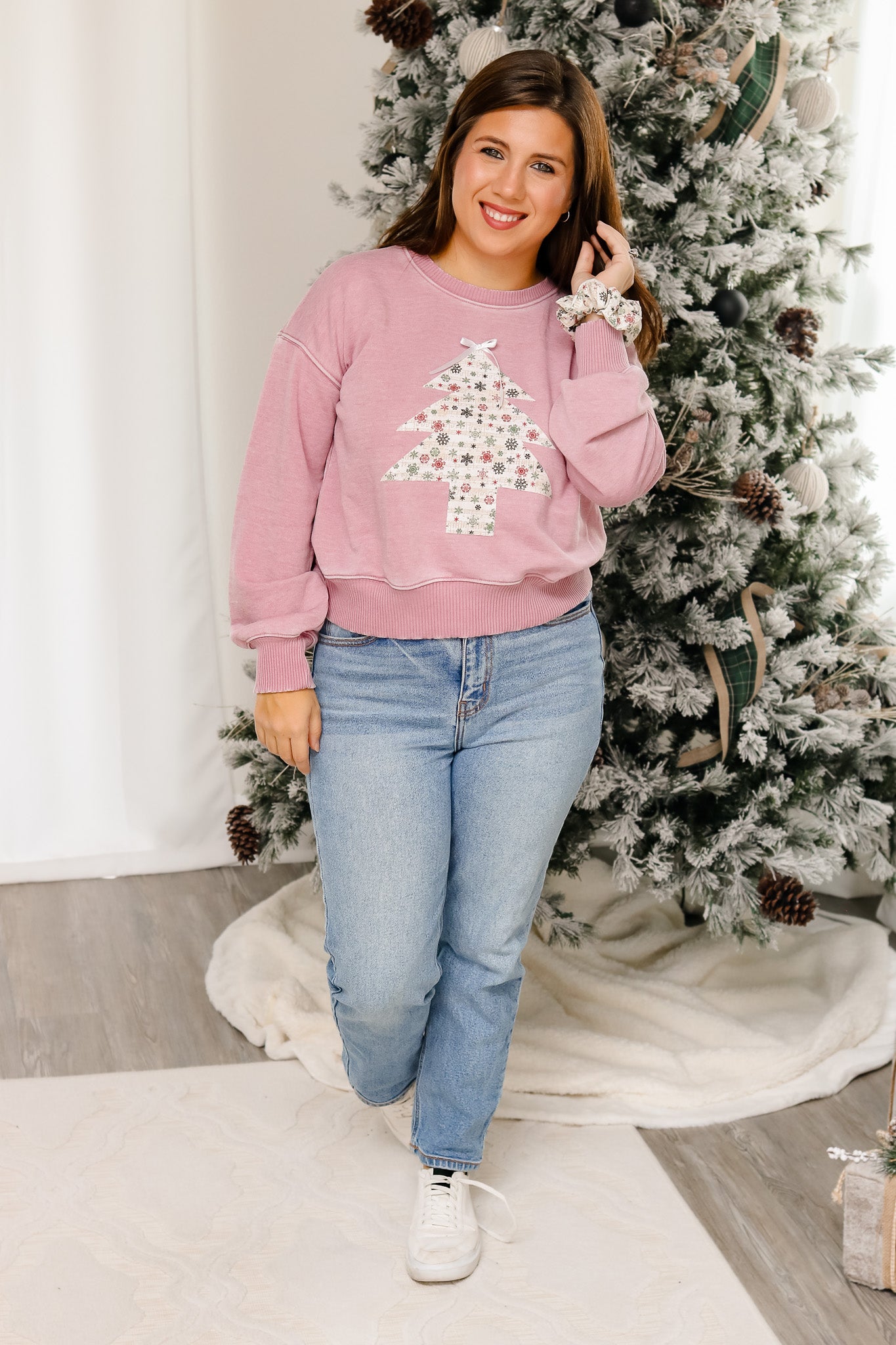 Snowflakes Christmas Tree Pullover (light rose)