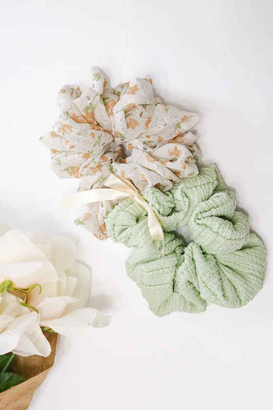 Eyelet Floral And Mint Scrunchie Set (2 pack)
