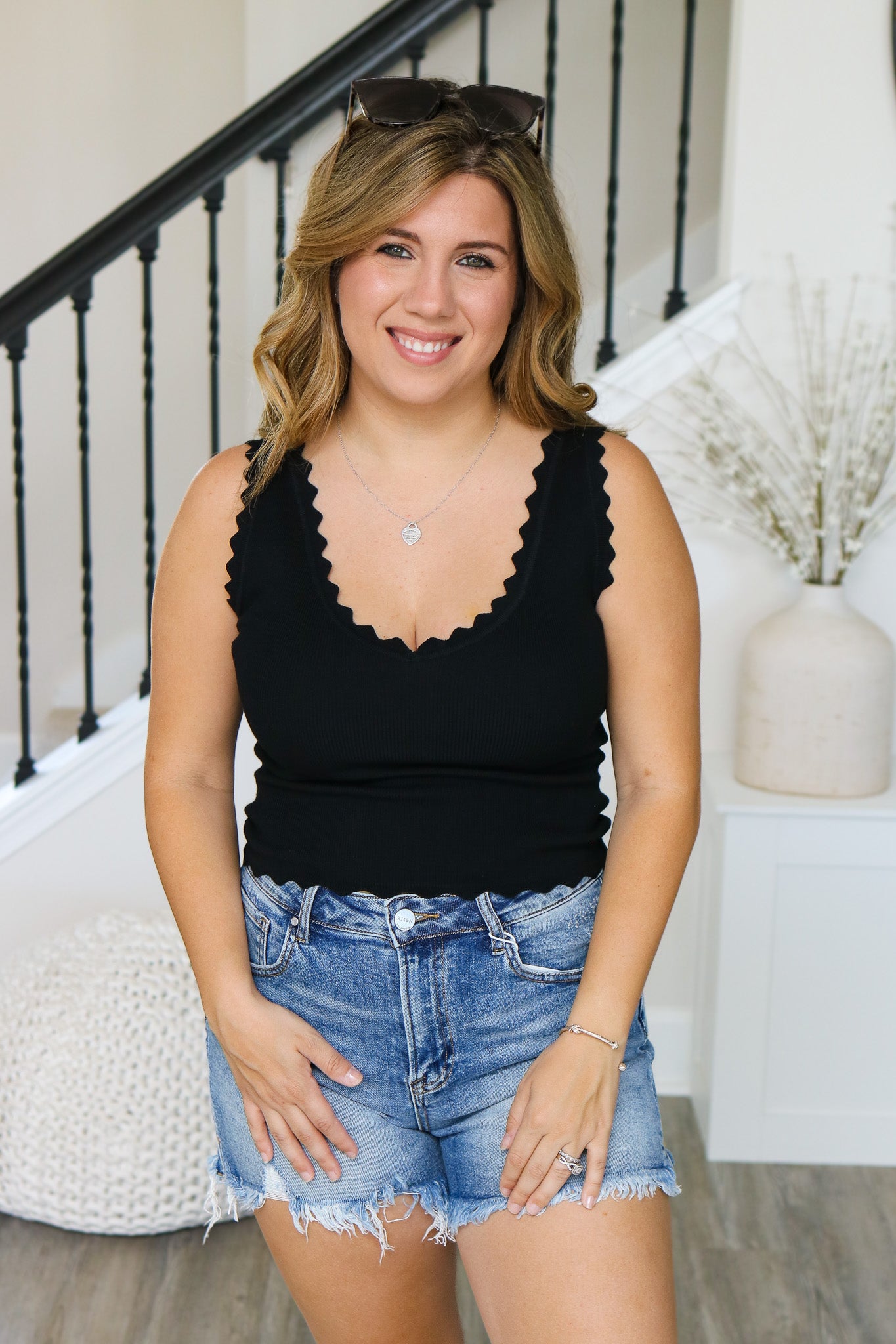 Simply Chic Scalloped Tank Top (black)
