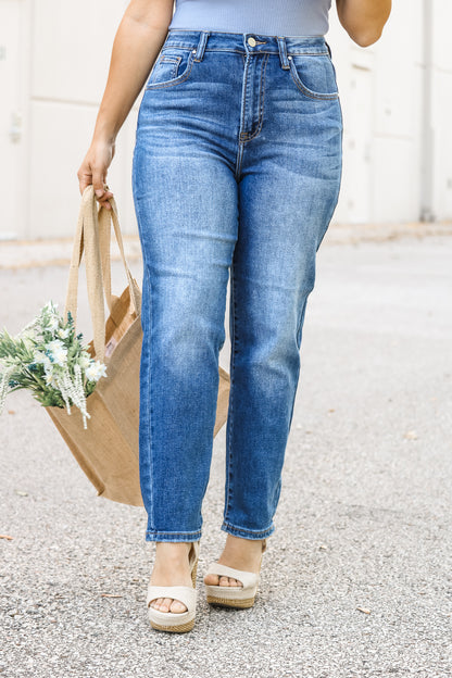 Amber High Rise Mom Jeans (dark wash)