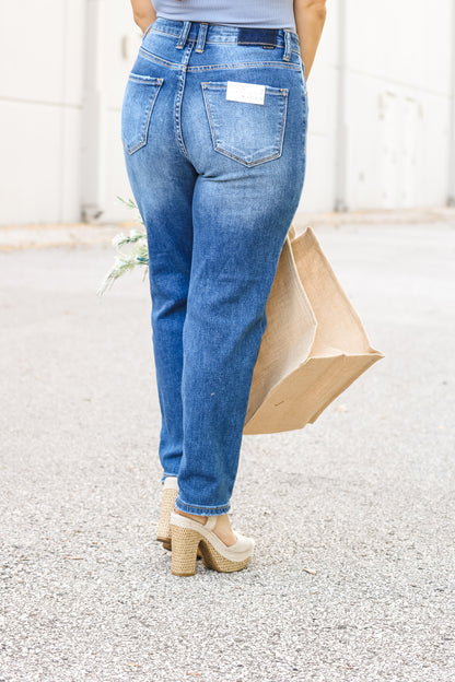 Amber High Rise Mom Jeans (dark wash)